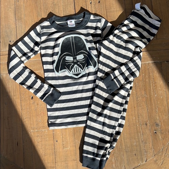 Hanna andersson striped Star Wars Darth Vader pajamas - Picture 1 of 11